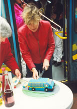 wigglybus cake